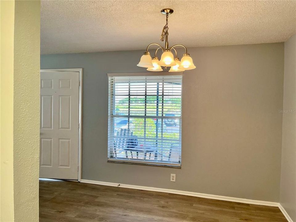 For Sale: $154,900 (1 beds, 1 baths, 570 Square Feet)