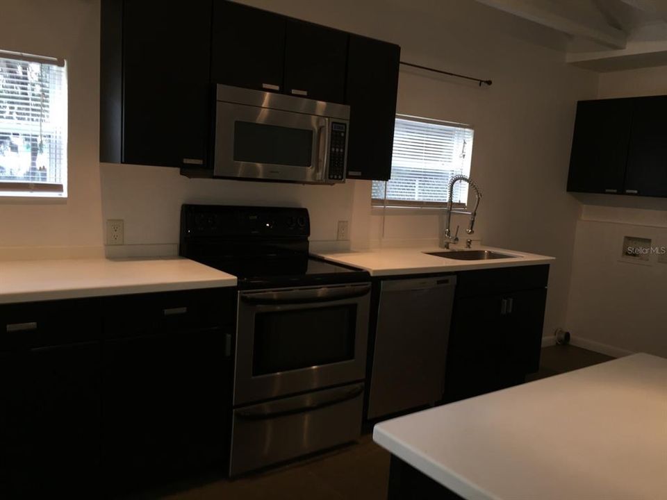 En Venta: $650,000 (2 camas, 1 baños, 2499 Pies cuadrados)