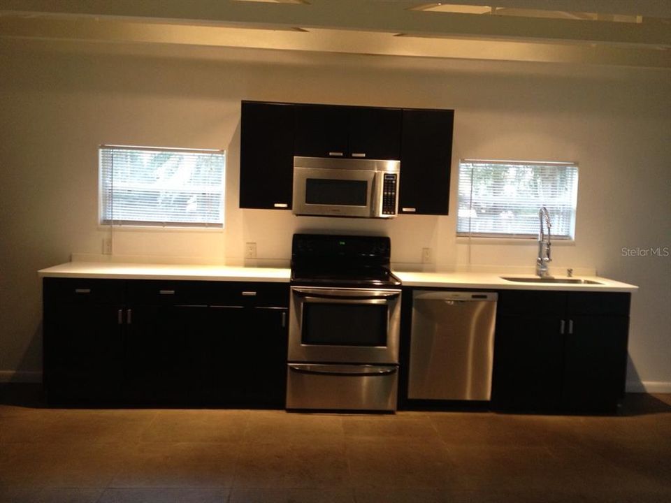 En Venta: $650,000 (2 camas, 1 baños, 2499 Pies cuadrados)