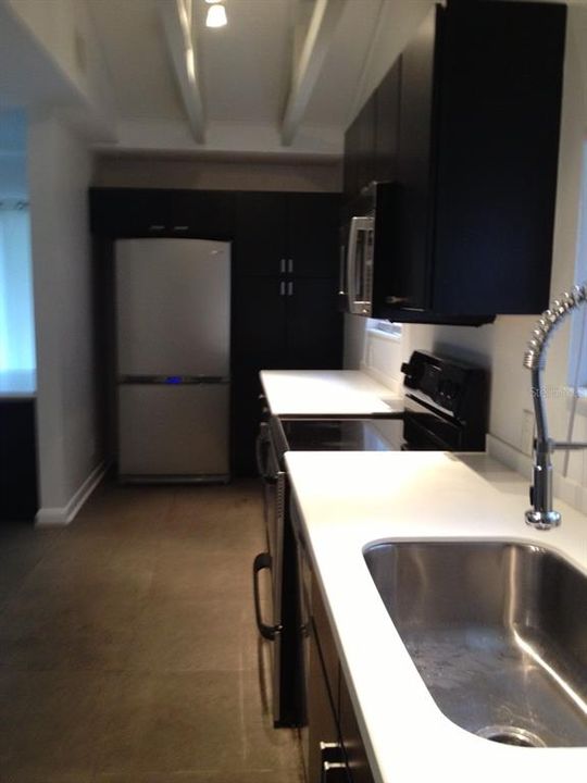 En Venta: $650,000 (2 camas, 1 baños, 2499 Pies cuadrados)