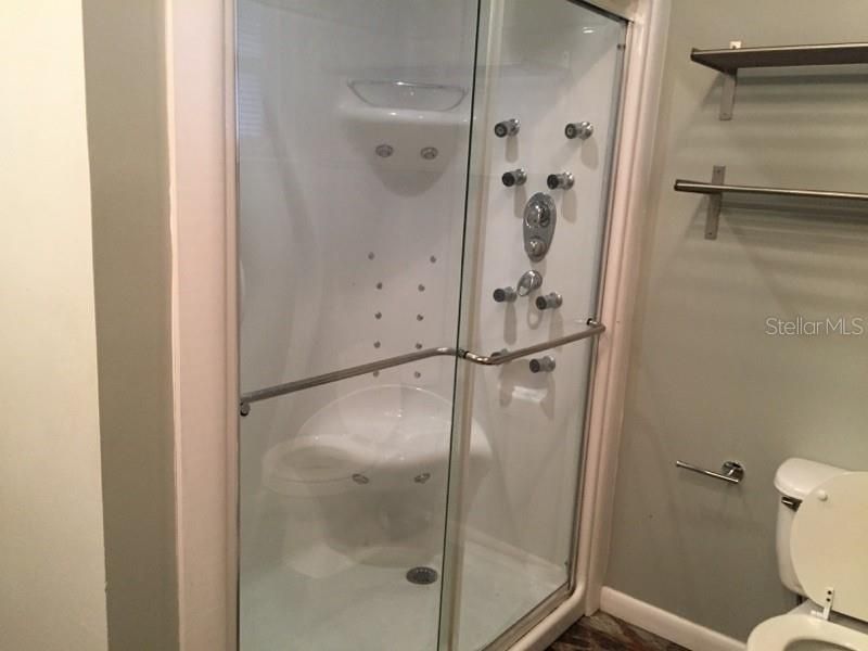 En Venta: $650,000 (2 camas, 1 baños, 2499 Pies cuadrados)