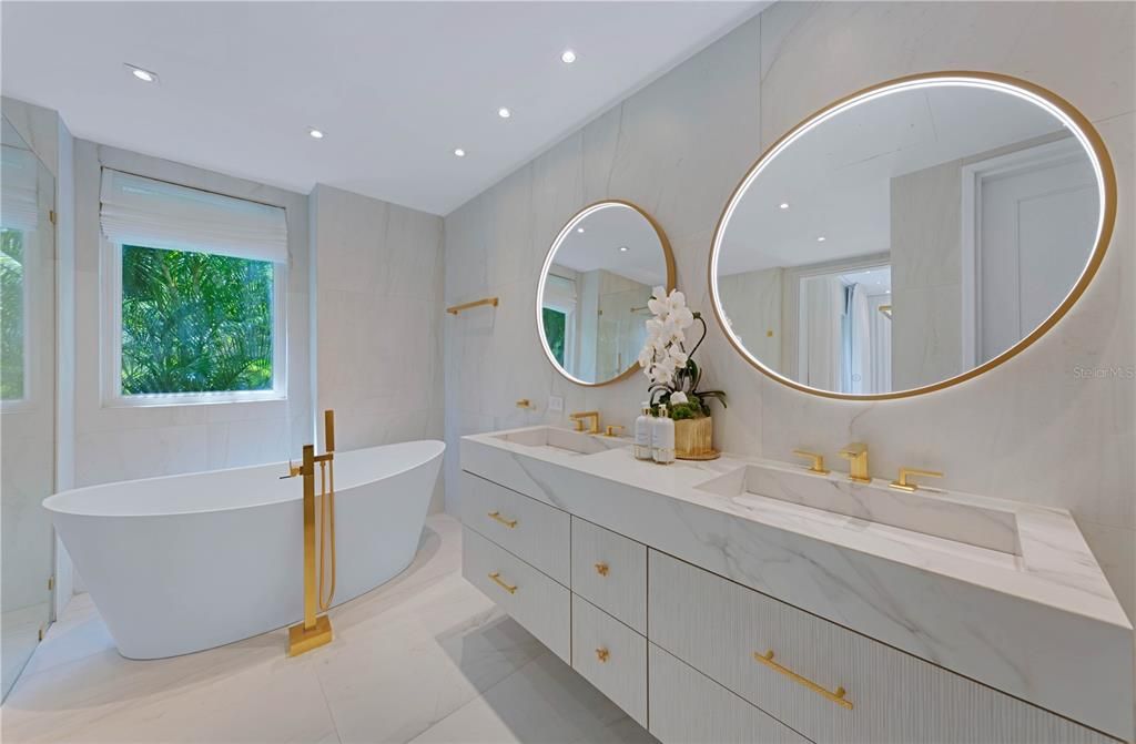 На продажу: $2,750,000 (3 спален, 3 ванн, 2765 Квадратных фут)