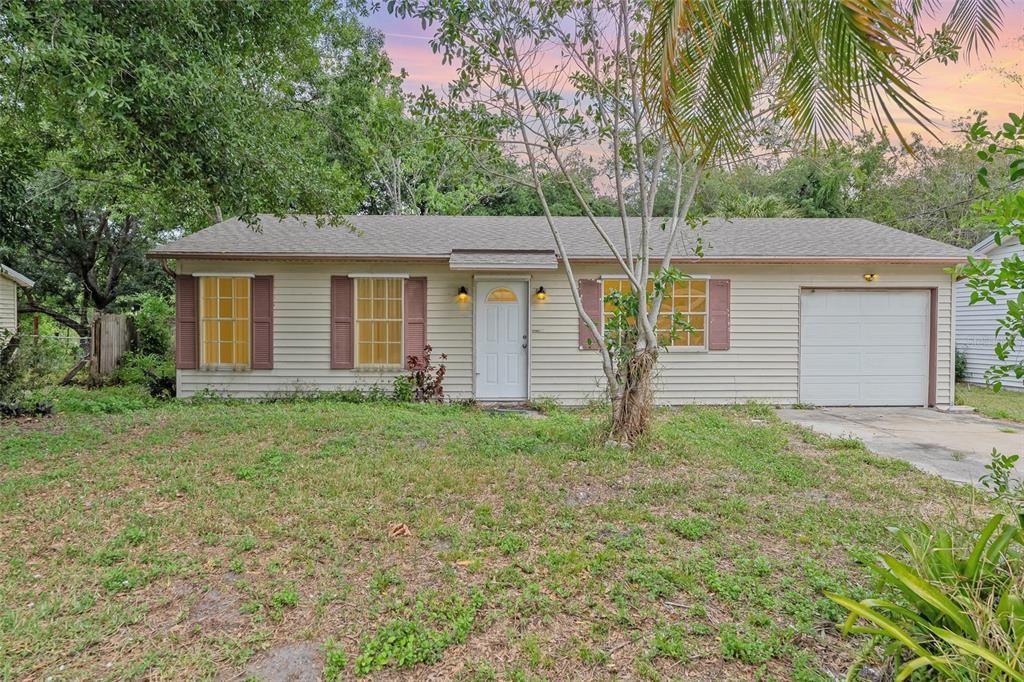 Recently Sold: $139,950 (2 beds, 1 baths, 759 Square Feet)