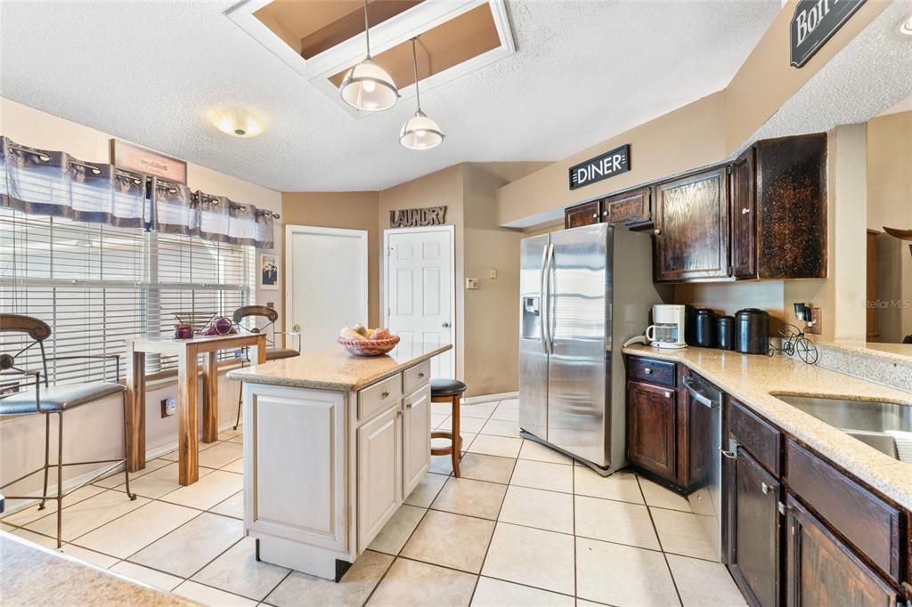 En Venta: $325,000 (3 camas, 2 baños, 1678 Pies cuadrados)