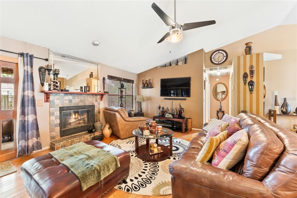 En Venta: $325,000 (3 camas, 2 baños, 1678 Pies cuadrados)