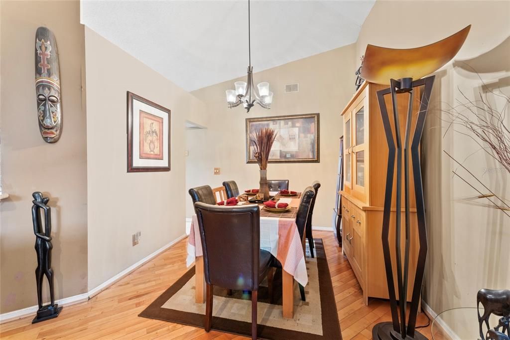 En Venta: $325,000 (3 camas, 2 baños, 1678 Pies cuadrados)