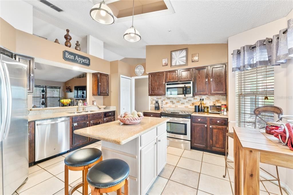 En Venta: $325,000 (3 camas, 2 baños, 1678 Pies cuadrados)