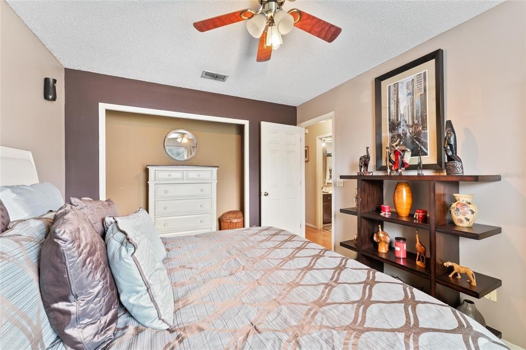 En Venta: $325,000 (3 camas, 2 baños, 1678 Pies cuadrados)