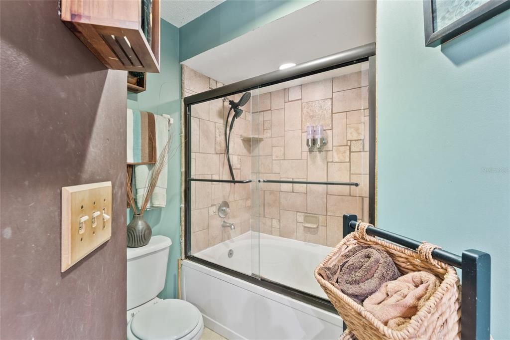 En Venta: $325,000 (3 camas, 2 baños, 1678 Pies cuadrados)