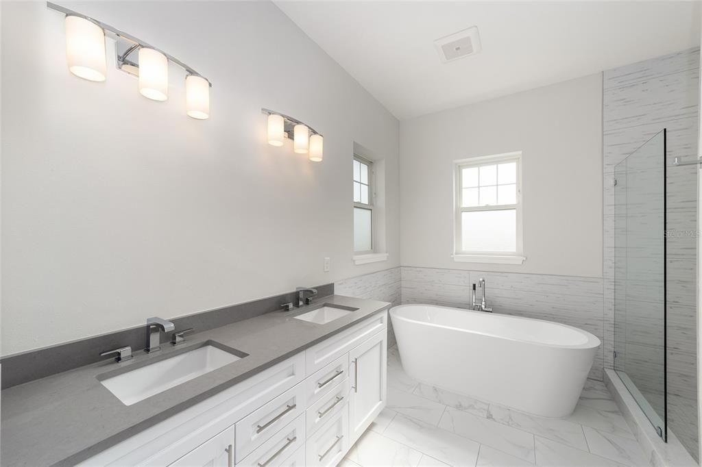 For Sale: $774,900 (3 beds, 3 baths, 2250 Square Feet)