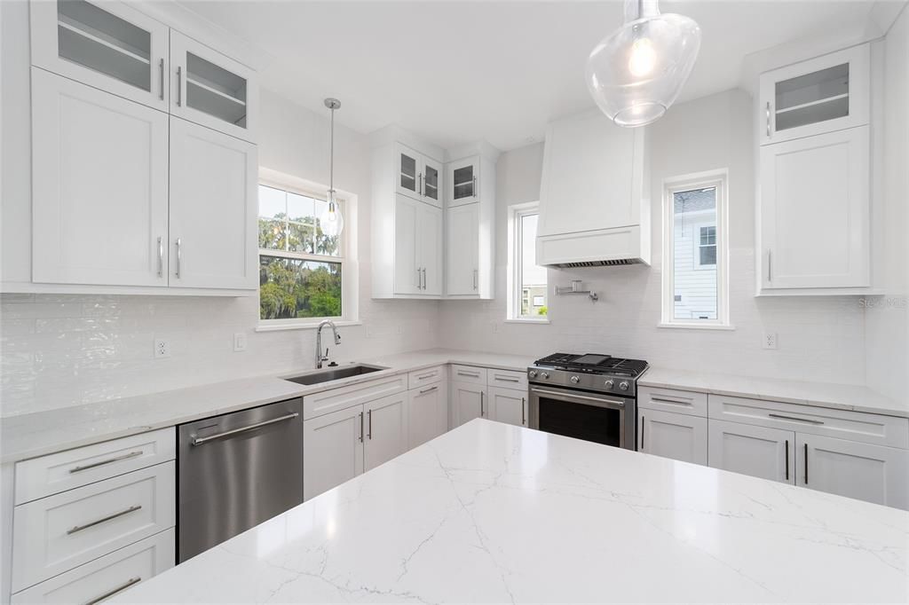 For Sale: $774,900 (3 beds, 3 baths, 2250 Square Feet)