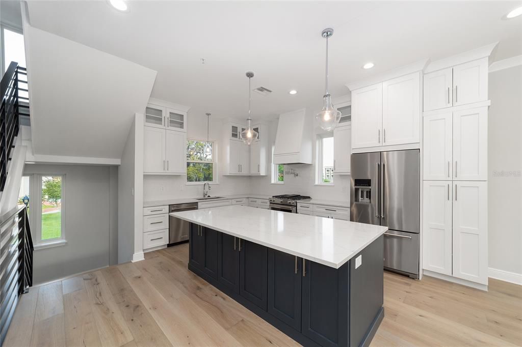 For Sale: $774,900 (3 beds, 3 baths, 2250 Square Feet)