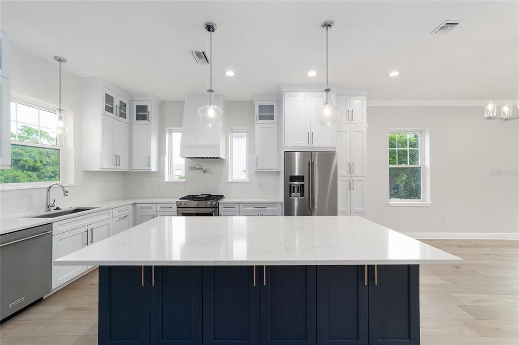 For Sale: $774,900 (3 beds, 3 baths, 2250 Square Feet)