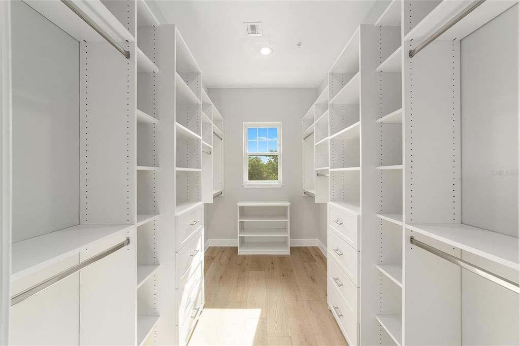 For Sale: $774,900 (3 beds, 3 baths, 2250 Square Feet)