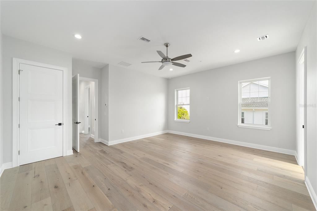 For Sale: $774,900 (3 beds, 3 baths, 2250 Square Feet)