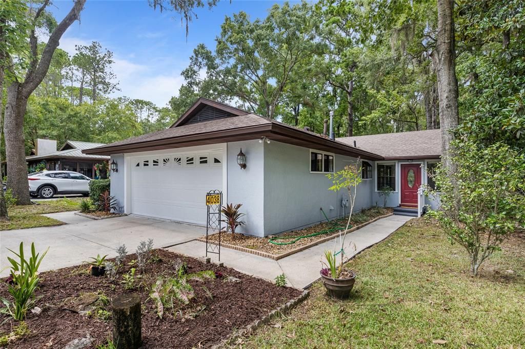 Recently Sold: $230,000 (2 beds, 2 baths, 1776 Square Feet)