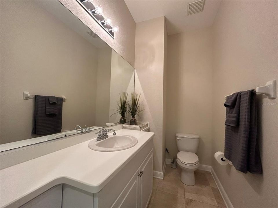 出租: $6,200 (4 贝兹, 3 浴室, 2719 平方英尺)