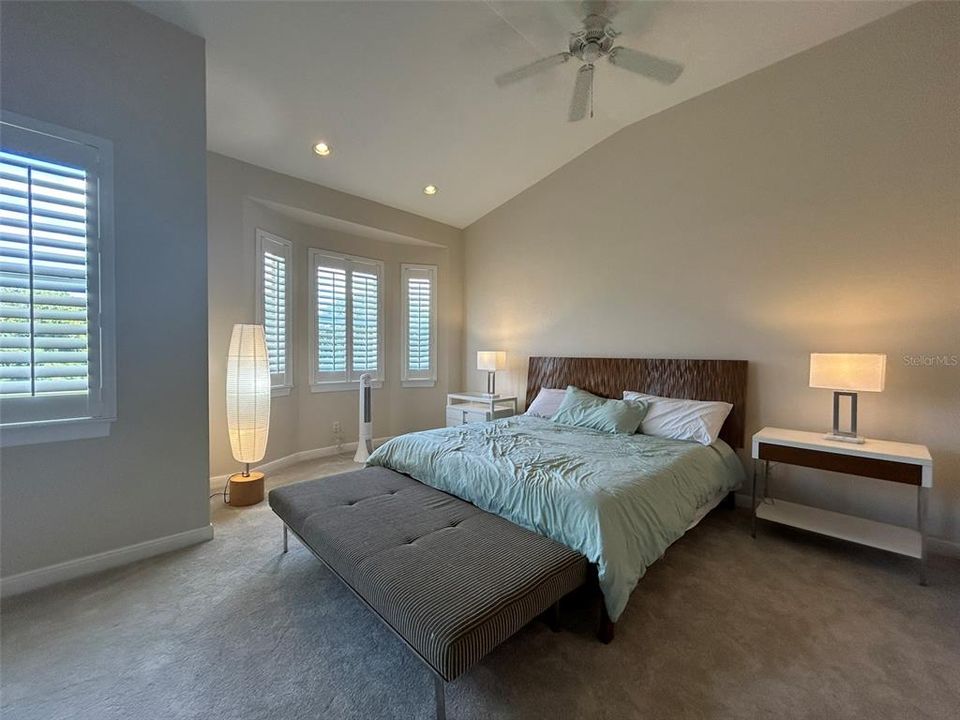 出租: $6,200 (4 贝兹, 3 浴室, 2719 平方英尺)