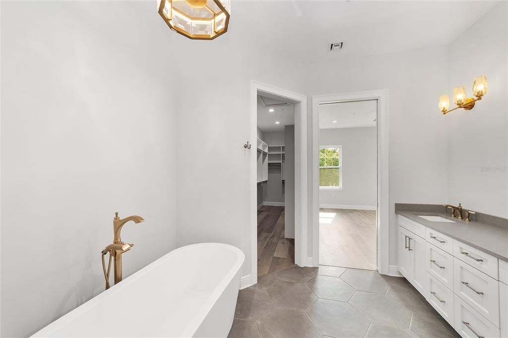 For Sale: $769,900 (3 beds, 3 baths, 2250 Square Feet)