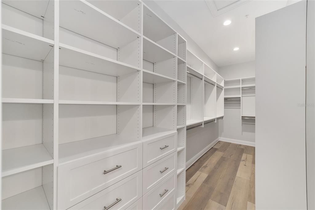 For Sale: $769,900 (3 beds, 3 baths, 2250 Square Feet)