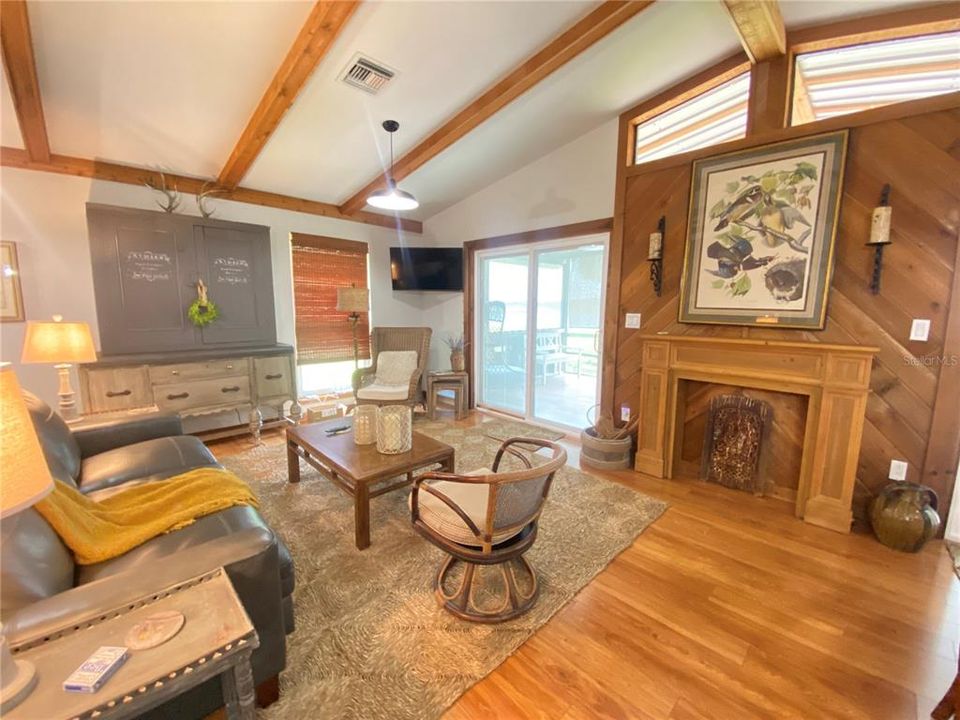 For Sale: $445,000 (3 beds, 2 baths, 1782 Square Feet)