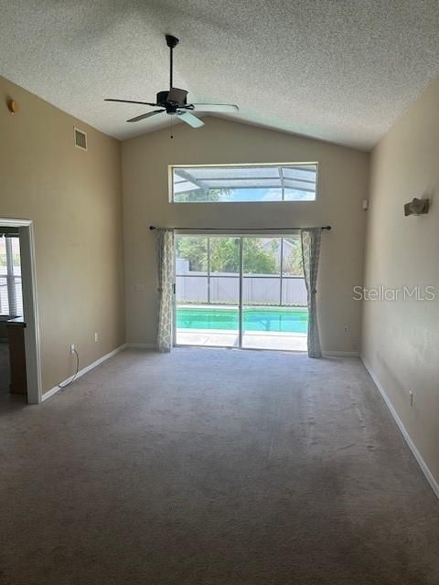 Activo con contrato: $339,000 (3 camas, 2 baños, 1168 Pies cuadrados)