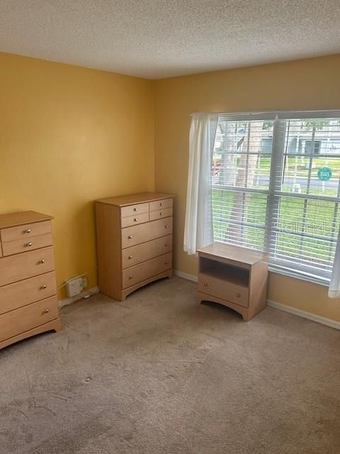 Activo con contrato: $339,000 (3 camas, 2 baños, 1168 Pies cuadrados)