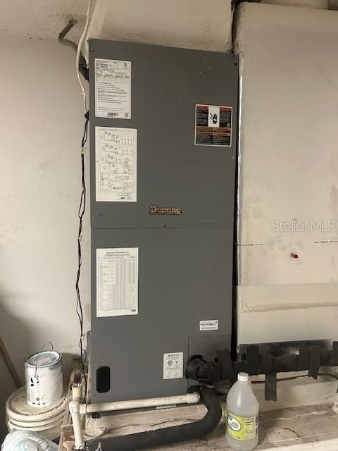 Activo con contrato: $339,000 (3 camas, 2 baños, 1168 Pies cuadrados)