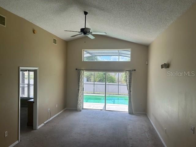 Activo con contrato: $339,000 (3 camas, 2 baños, 1168 Pies cuadrados)