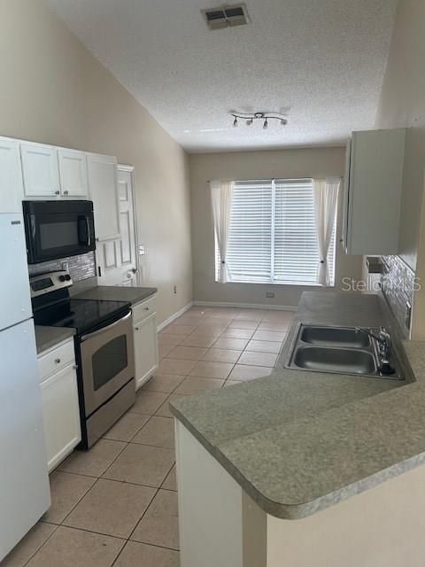 Activo con contrato: $339,000 (3 camas, 2 baños, 1168 Pies cuadrados)