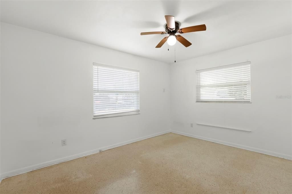 En Renta: $1,600 (2 camas, 1 baños, 1612 Pies cuadrados)