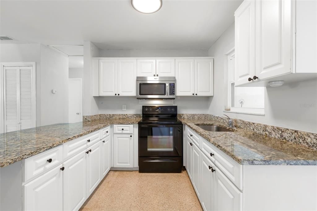 En Renta: $1,600 (2 camas, 1 baños, 1612 Pies cuadrados)