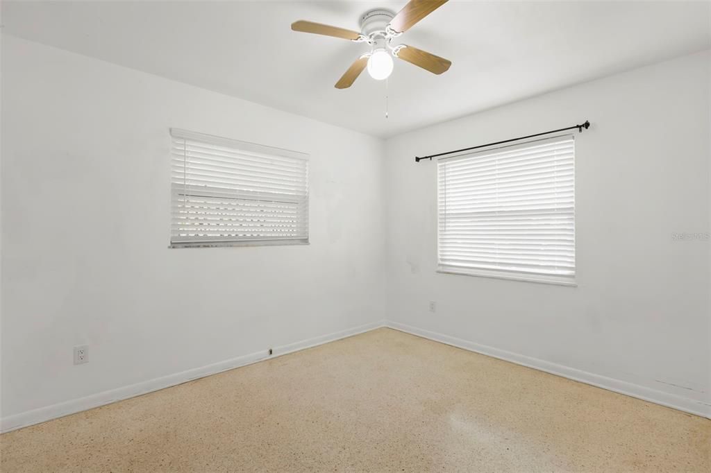 En Renta: $1,600 (2 camas, 1 baños, 1612 Pies cuadrados)