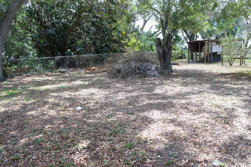 合同活跃: $209,000 (2 贝兹, 2 浴室, 1330 平方英尺)