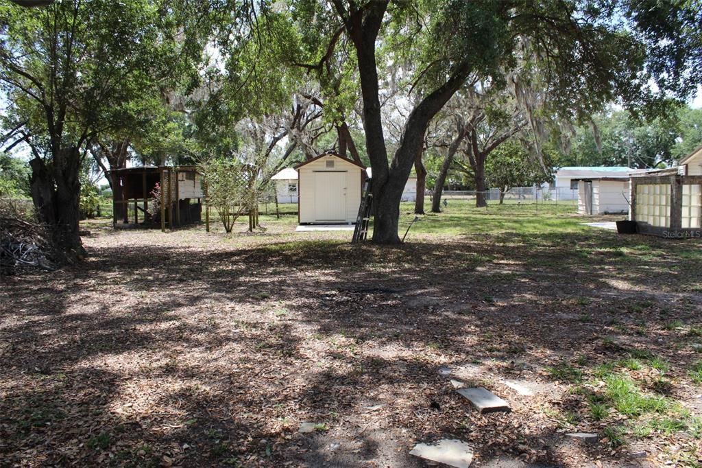 合同活跃: $209,000 (2 贝兹, 2 浴室, 1330 平方英尺)