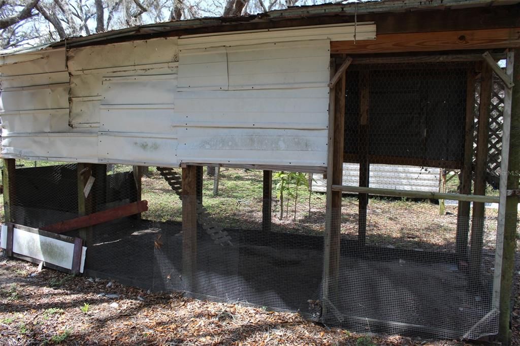 合同活跃: $209,000 (2 贝兹, 2 浴室, 1330 平方英尺)