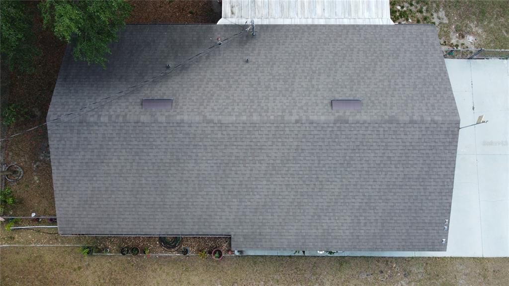 合同活跃: $209,000 (2 贝兹, 2 浴室, 1330 平方英尺)