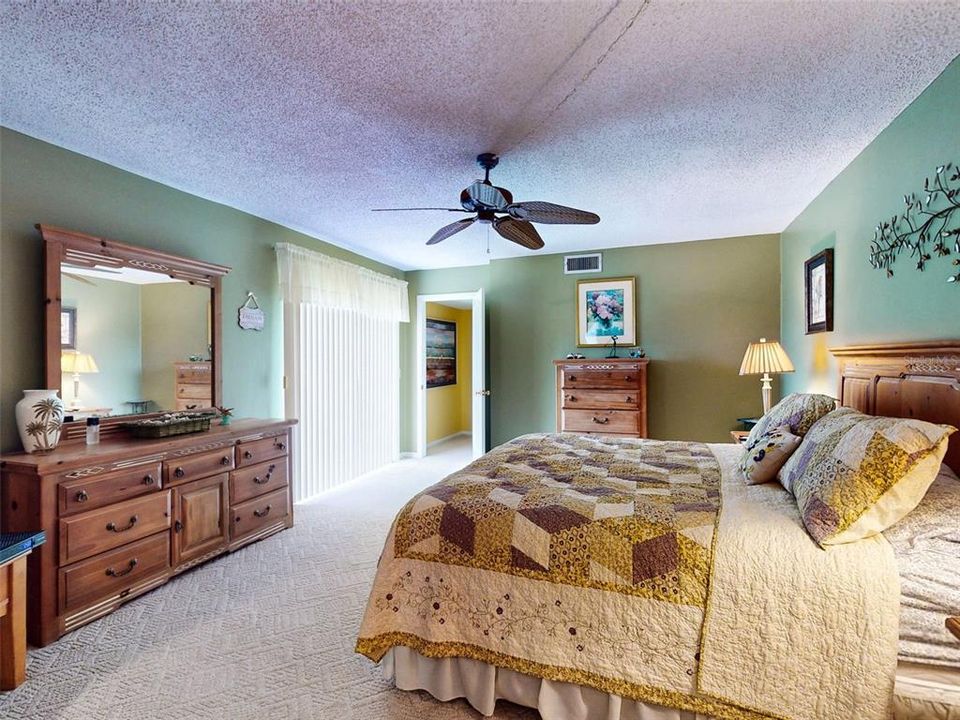 На продажу: $389,000 (3 спален, 2 ванн, 1736 Квадратных фут)