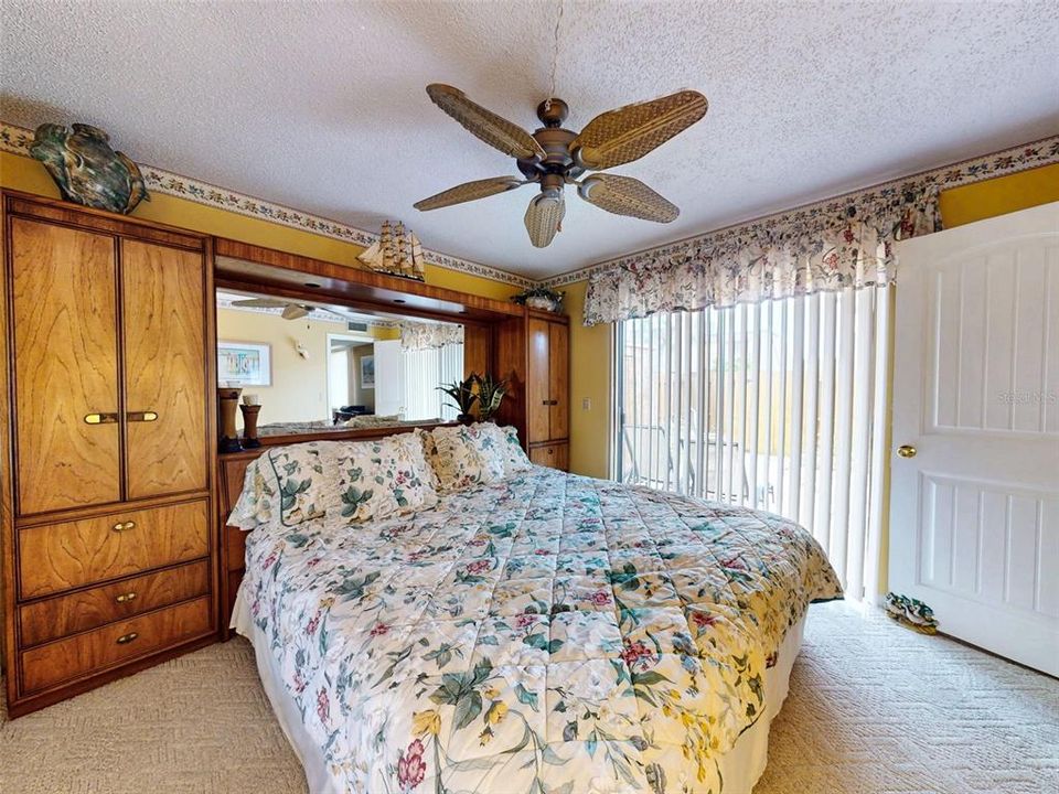 На продажу: $389,000 (3 спален, 2 ванн, 1736 Квадратных фут)