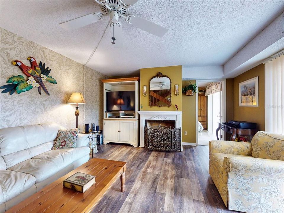 На продажу: $389,000 (3 спален, 2 ванн, 1736 Квадратных фут)