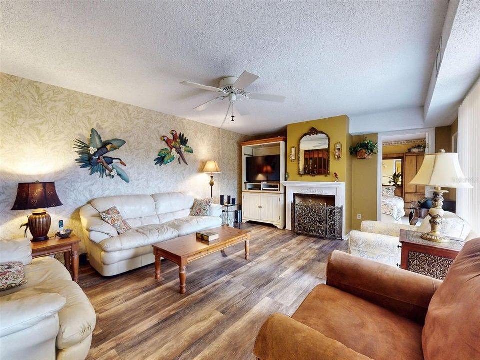 На продажу: $389,000 (3 спален, 2 ванн, 1736 Квадратных фут)