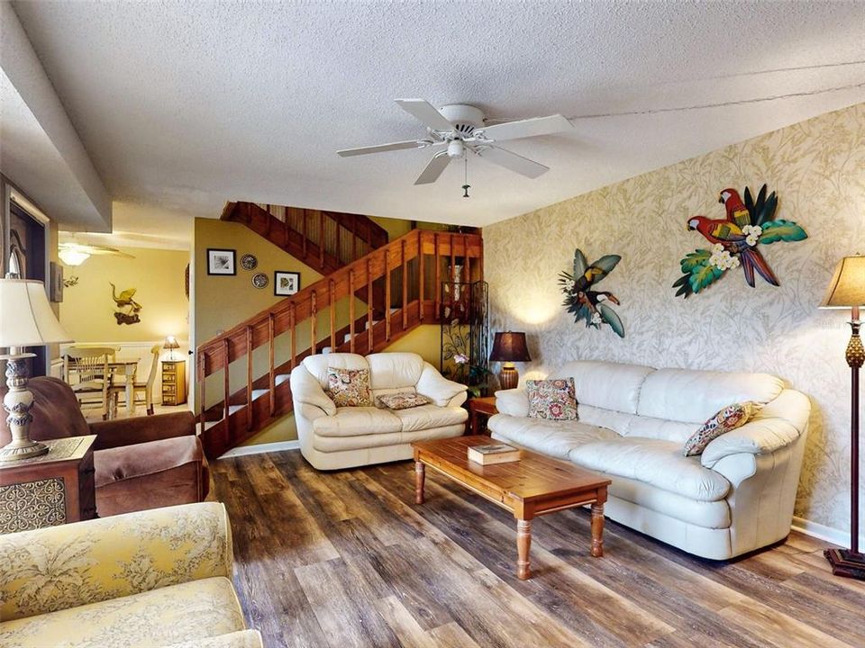 На продажу: $389,000 (3 спален, 2 ванн, 1736 Квадратных фут)