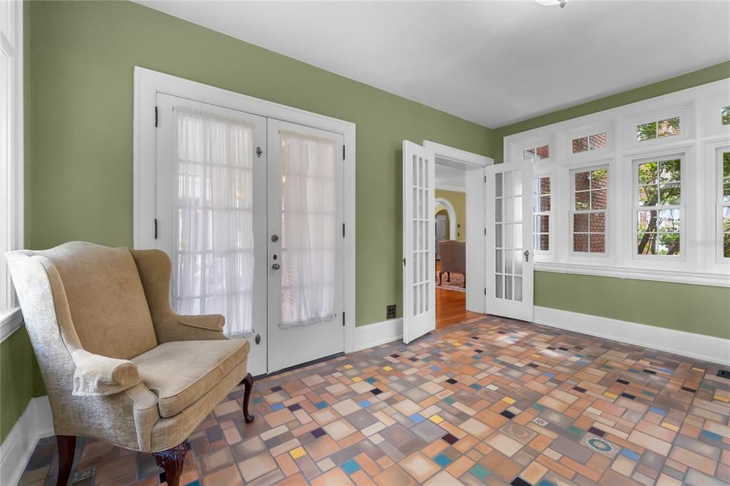 For Sale: $1,950,000 (5 beds, 4 baths, 4986 Square Feet)