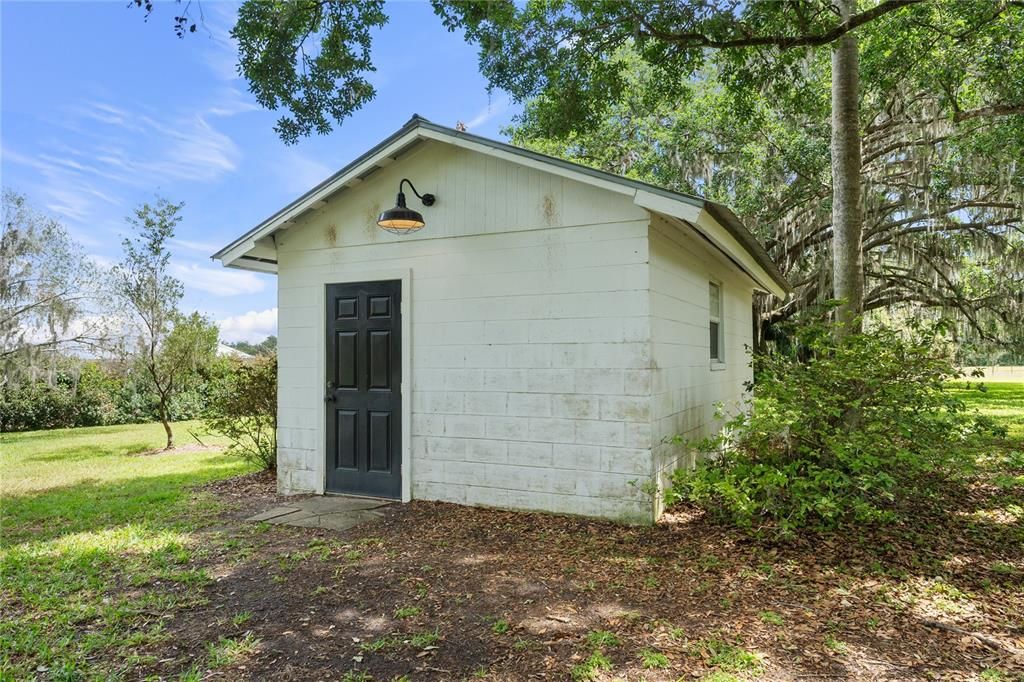 For Sale: $1,950,000 (5 beds, 4 baths, 4986 Square Feet)