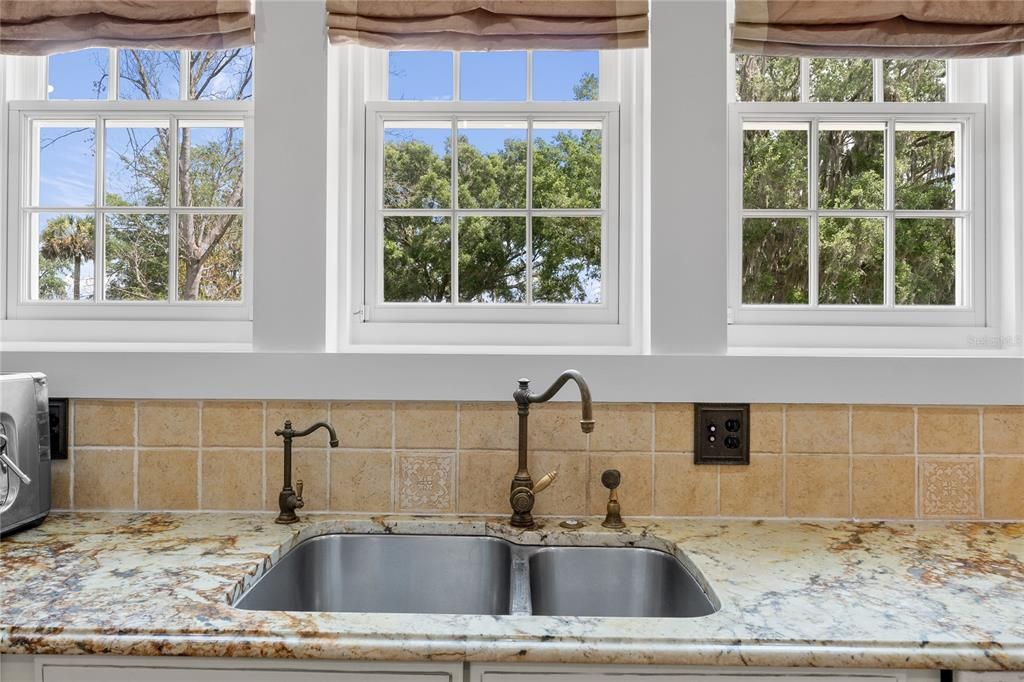 For Sale: $1,950,000 (5 beds, 4 baths, 4986 Square Feet)