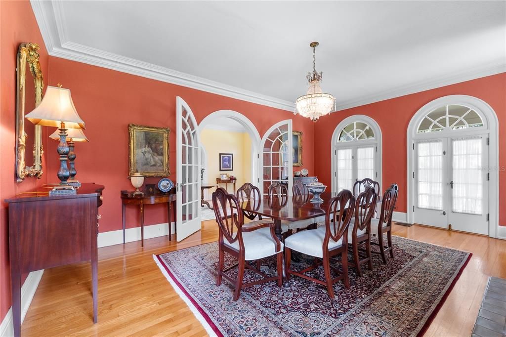 For Sale: $1,950,000 (5 beds, 4 baths, 4986 Square Feet)