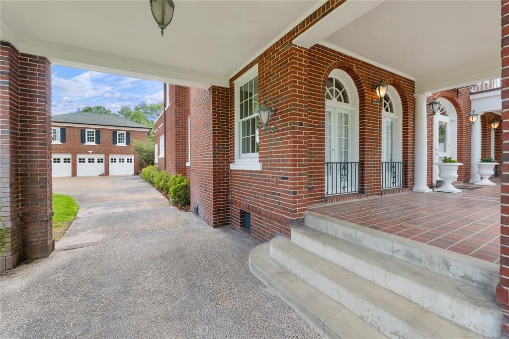 For Sale: $1,950,000 (5 beds, 4 baths, 4986 Square Feet)