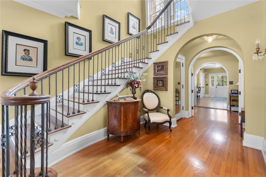 For Sale: $1,950,000 (5 beds, 4 baths, 4986 Square Feet)