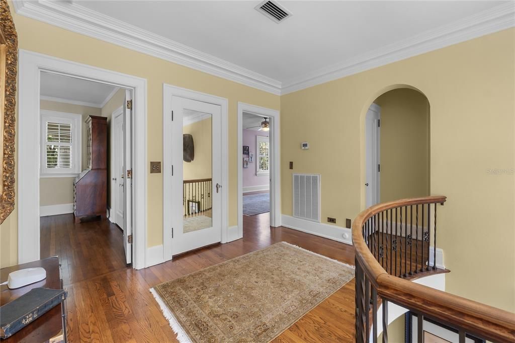 For Sale: $1,950,000 (5 beds, 4 baths, 4986 Square Feet)