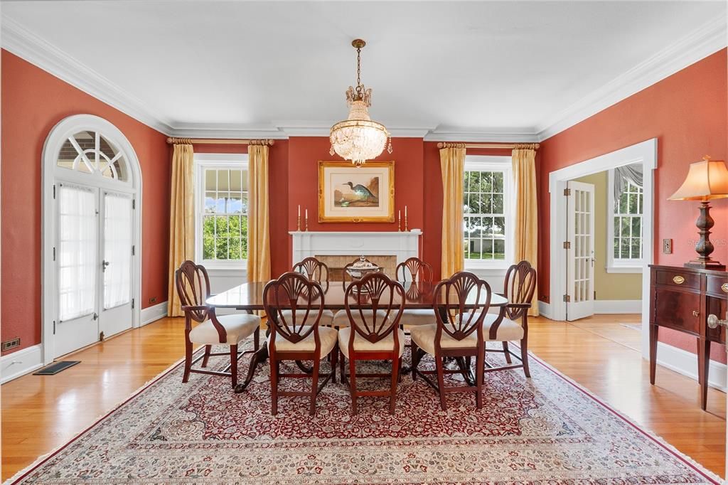 For Sale: $1,950,000 (5 beds, 4 baths, 4986 Square Feet)